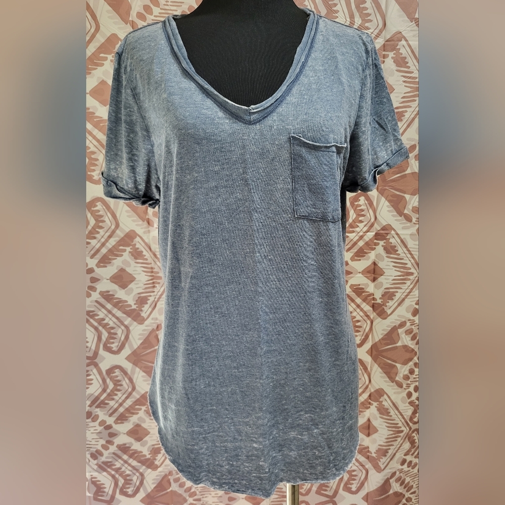 Women's Size XL V Neck Tee